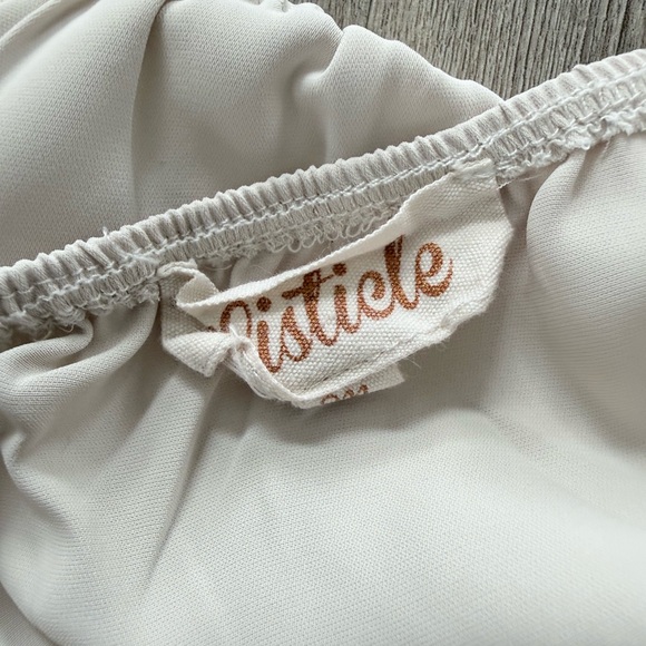 Listicle Ruffle Crop Top - Picture 6 of 6